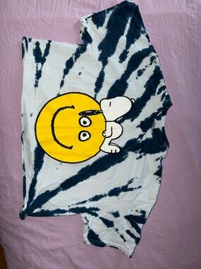 Peanuts Navy and White Tie-Dye Tee with Graphic - Croc top